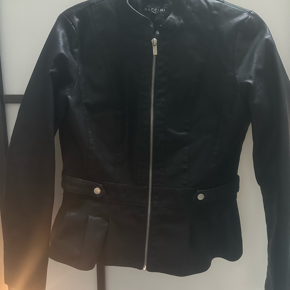 Black medium zipper flared jacket